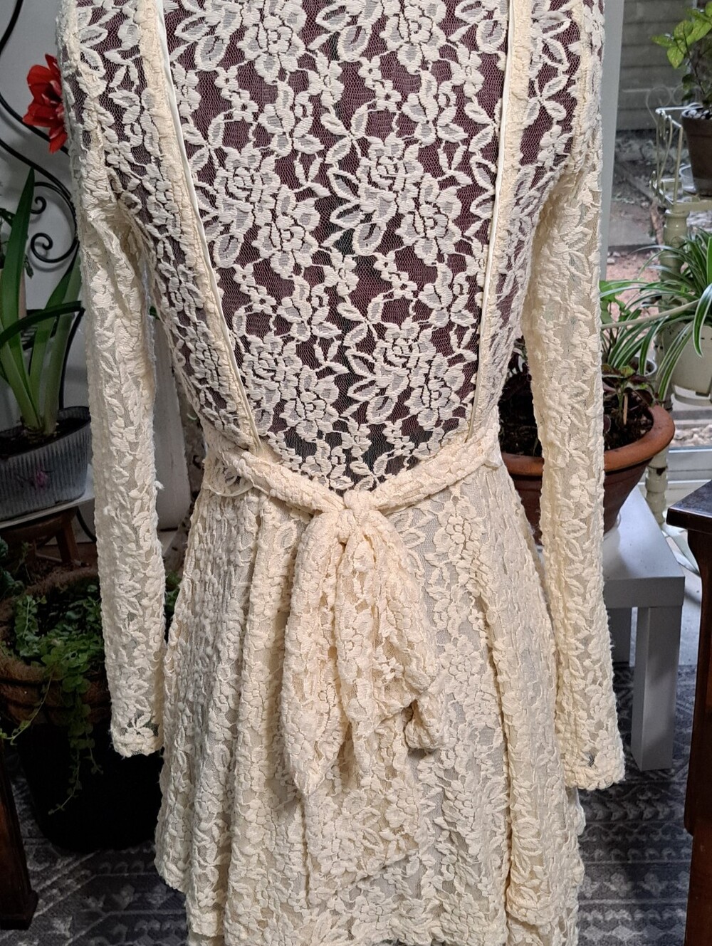 Ryu Cream Lace Long-Sleeve Coat Dress - Picture 3 of 4